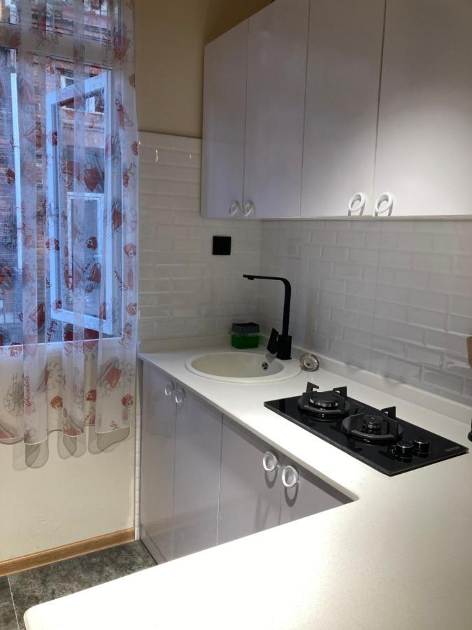 Apartment Kostava 10 Батуми Екстериор снимка