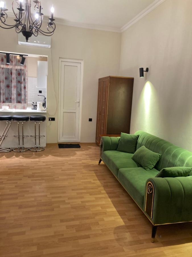 Apartment Kostava 10 Батуми Екстериор снимка